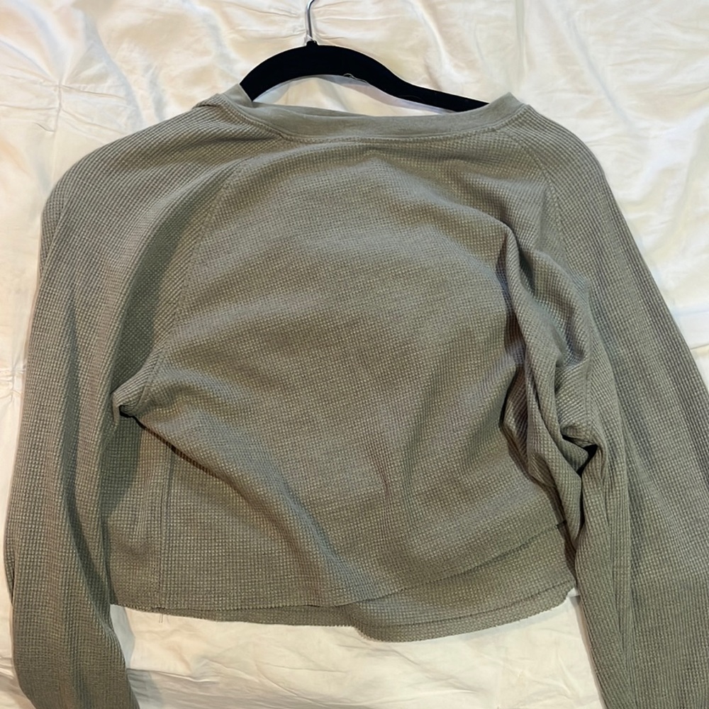 Urban Daizy Size Medium Green long sleeve